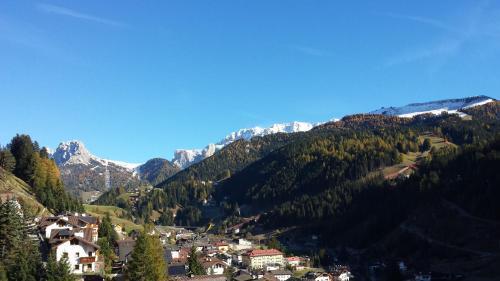 Hotel Garni Gardena - Appartments Santa Cristina Val Gardena Eksteriør billede